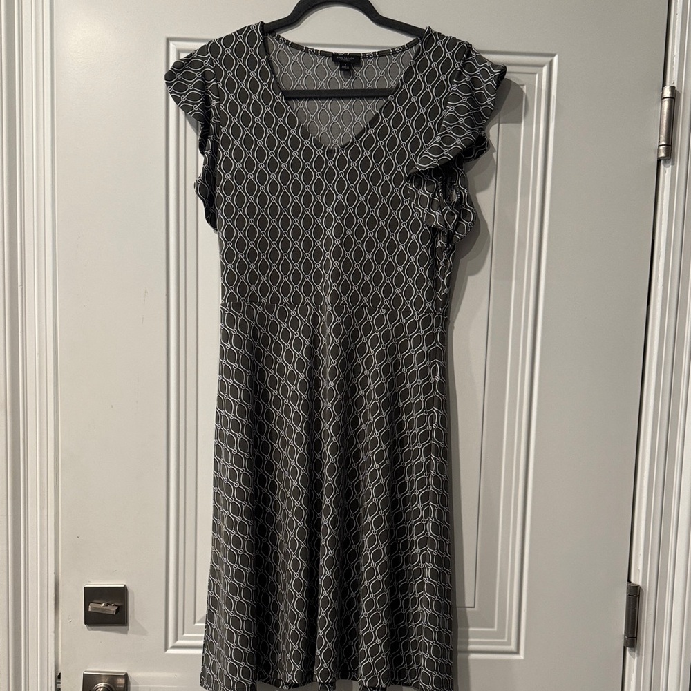 Ann Taylor Black and White Geometric Midi Dress